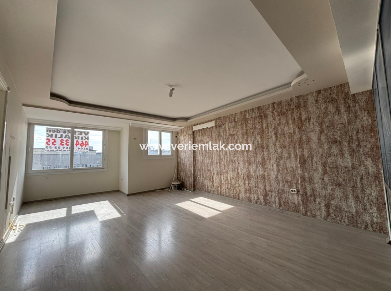 Alsancak  Aliçetinkayada Hastane Acil Karşısı Kiralık İşyeri!