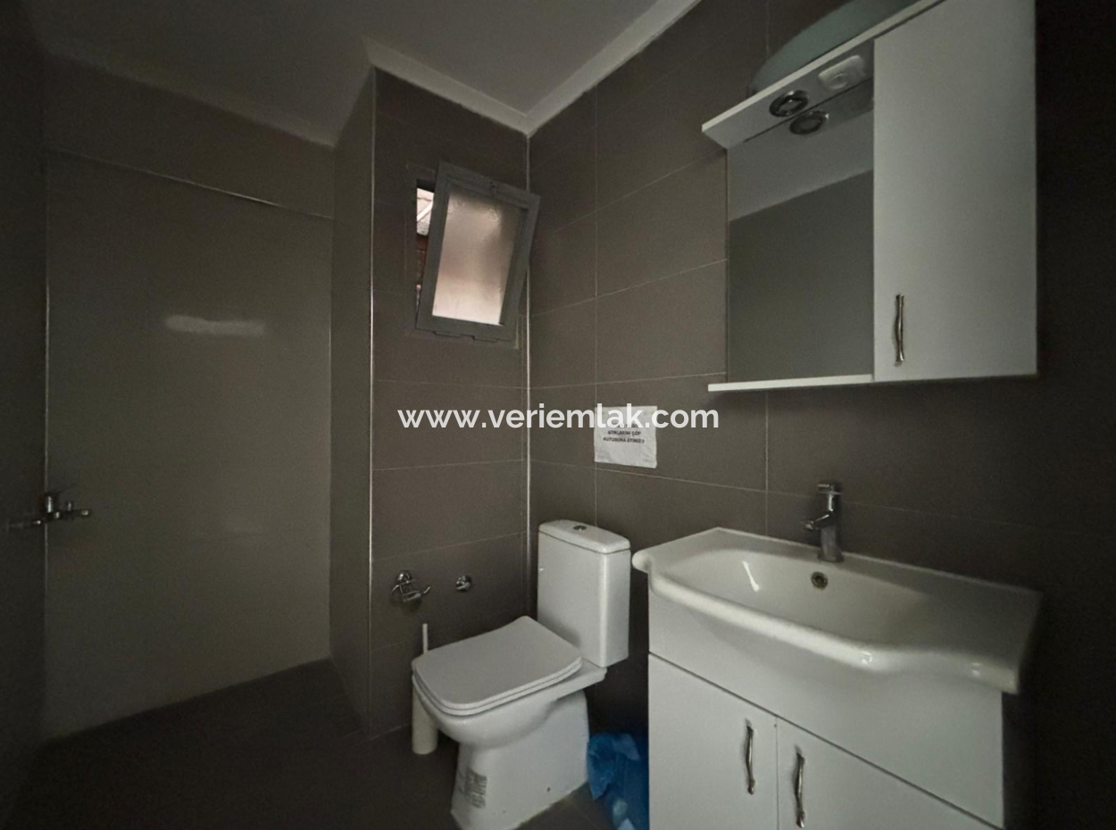 Alsancak  Aliçetinkayada Hastane Acil Karşısı Kiralık İşyeri!