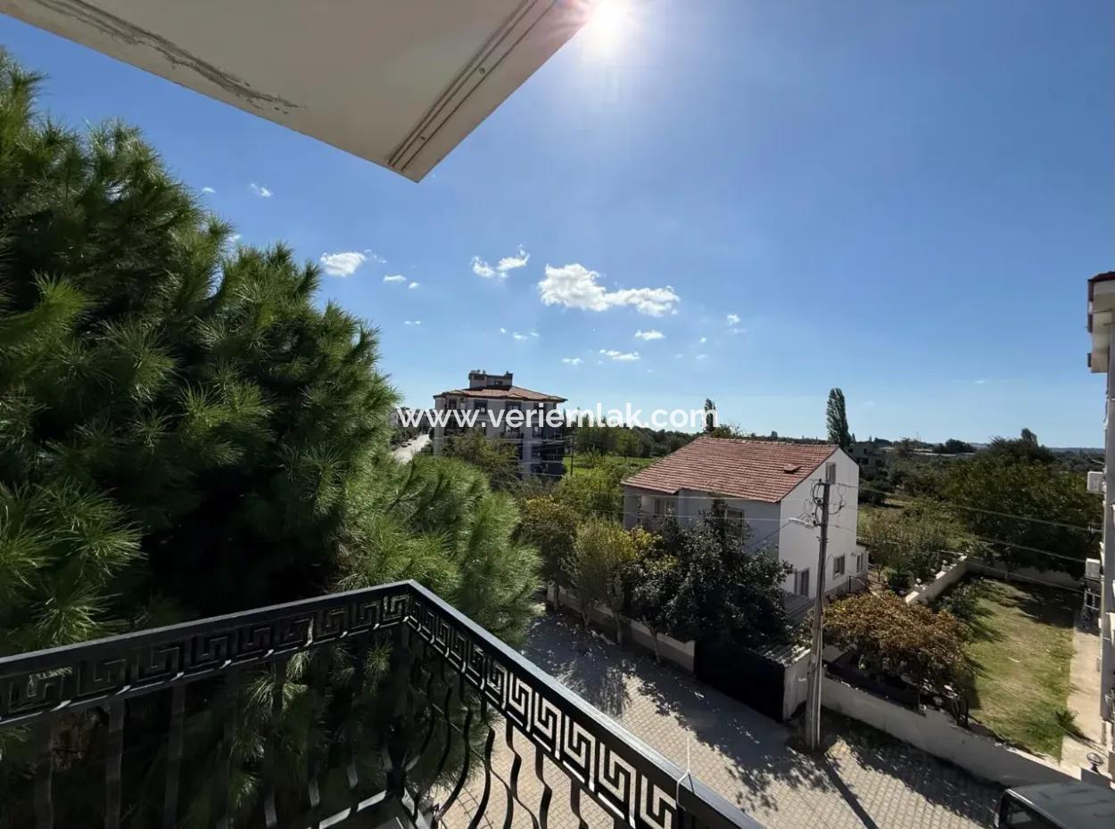 Seferihisar’ın En Sevilen Sokağında, Masrafsız Ve Krediye Uygun Satılık 2+1 Daire