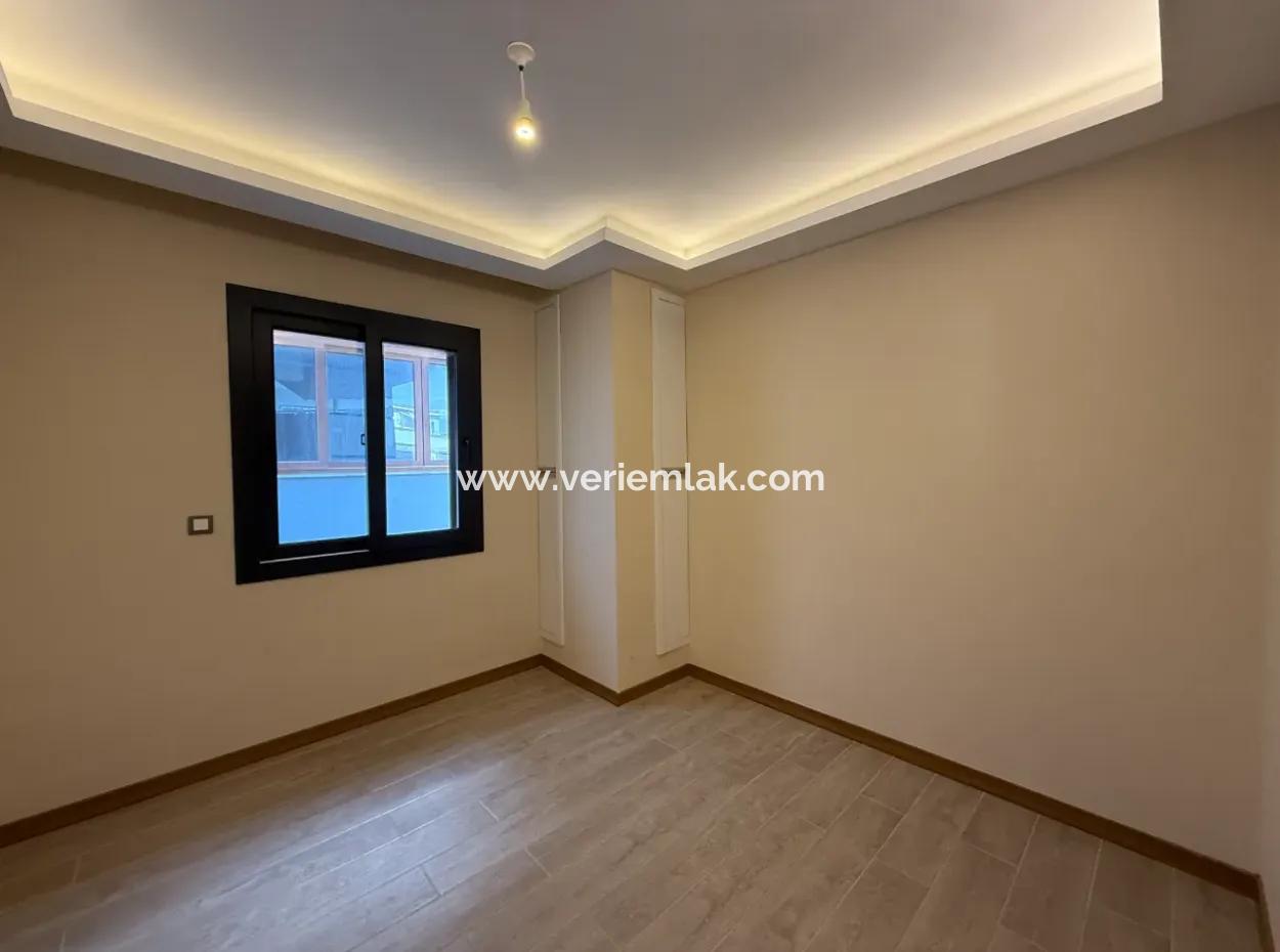 Seferihisar Hıdırlık Mahallesinde Yatırıma Ve Oturuma Uygun 3+1 Villa