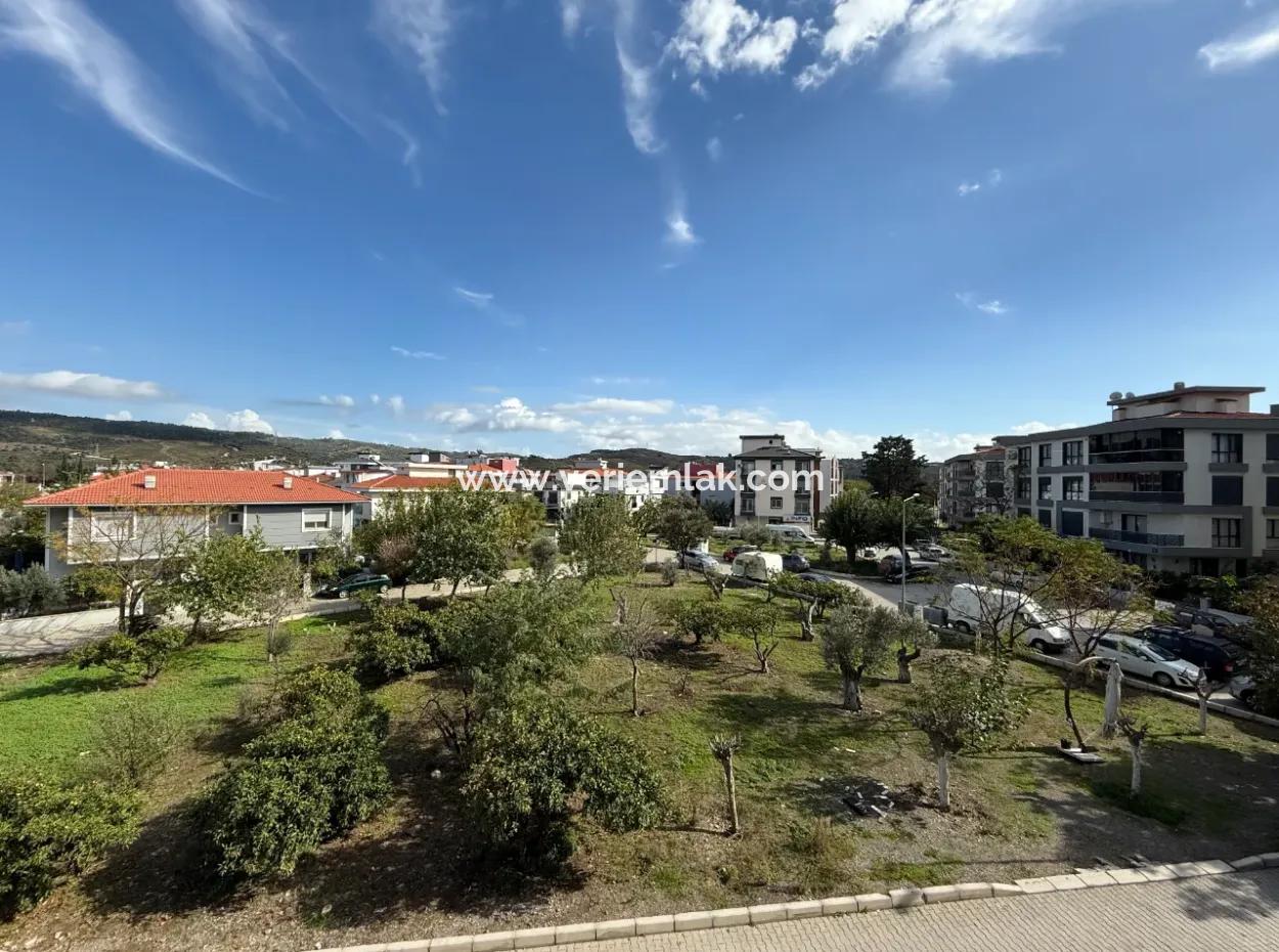 Seferihisar Hıdırlık Mahallesinde Yatırıma Ve Oturuma Uygun 3+1 Villa