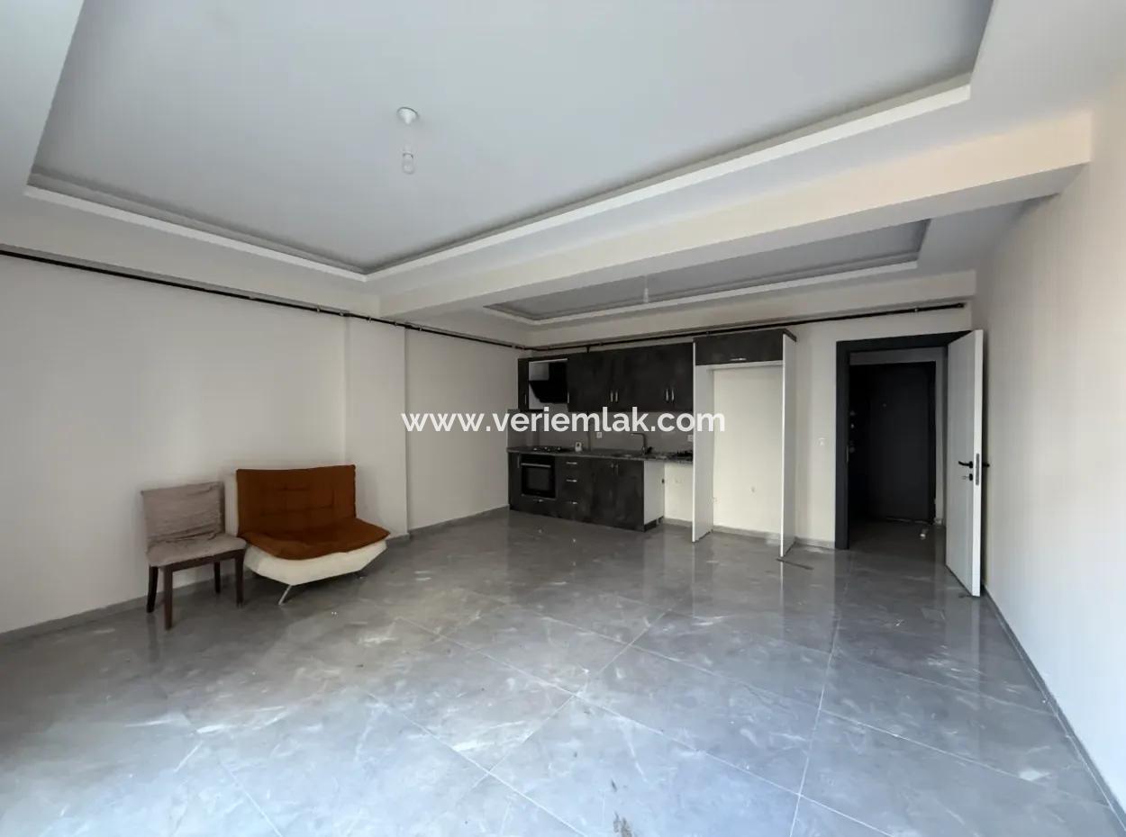 Seferihisar Kent Merkezinde Yerden Isıtmalı, Teraslı Dubleks Kiralık Daire