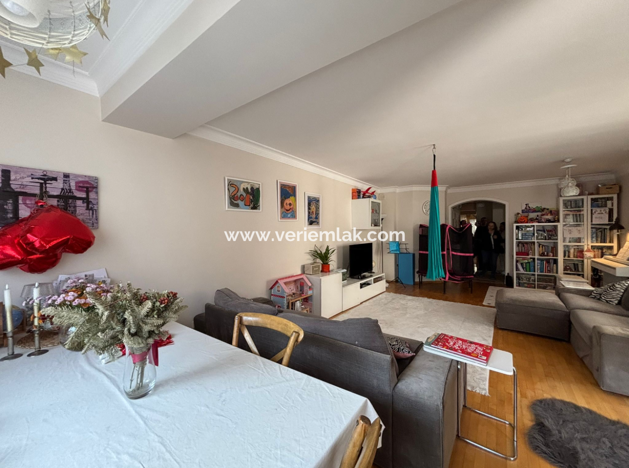 Alsancak Dutlu Sokakta 3.Kat 3+1 Genç Binada Otoparklı Satılık Daire !