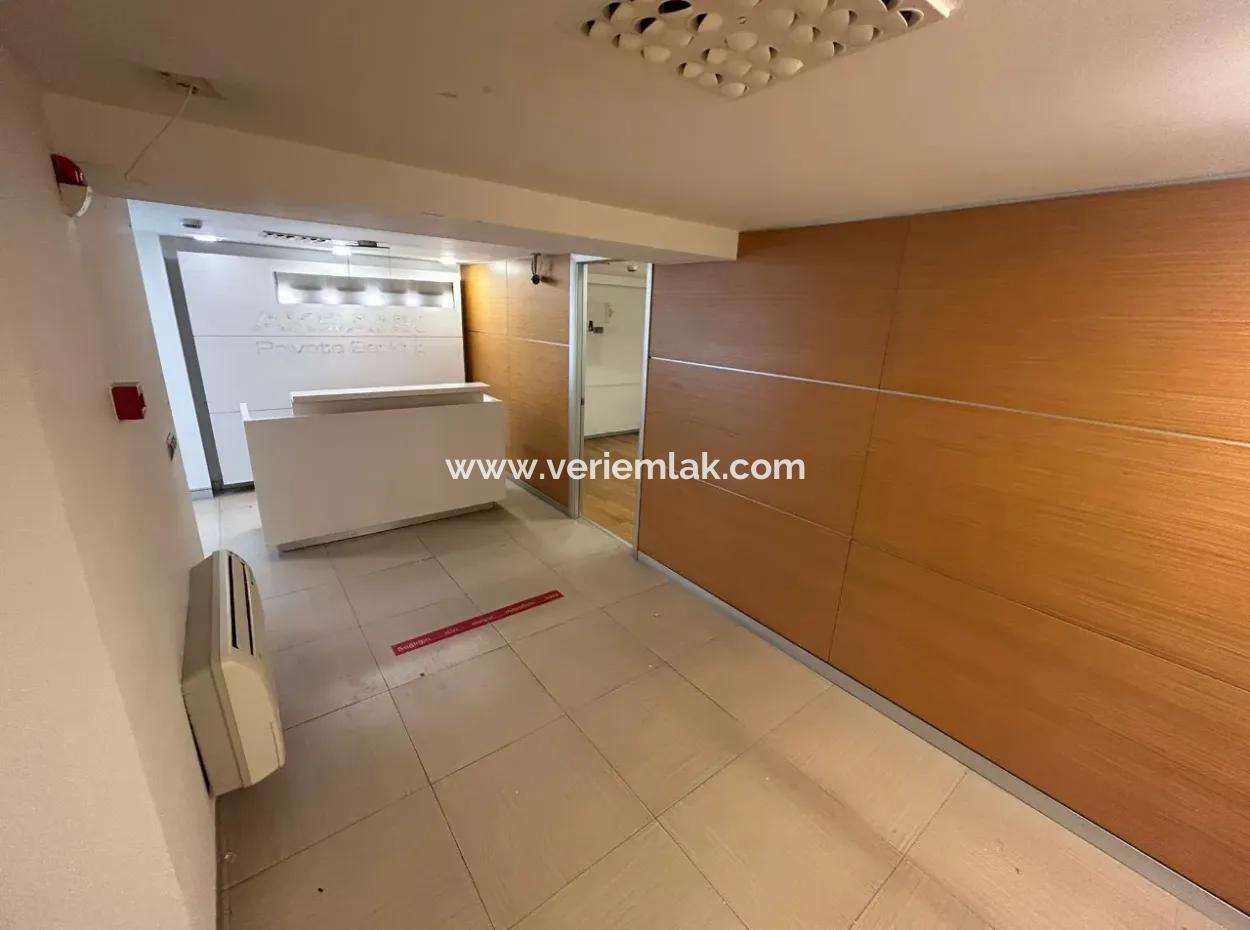 Alsancak Vasıf Çınar Bulvarında 250 M² Prestijli Kiralık İşyeri