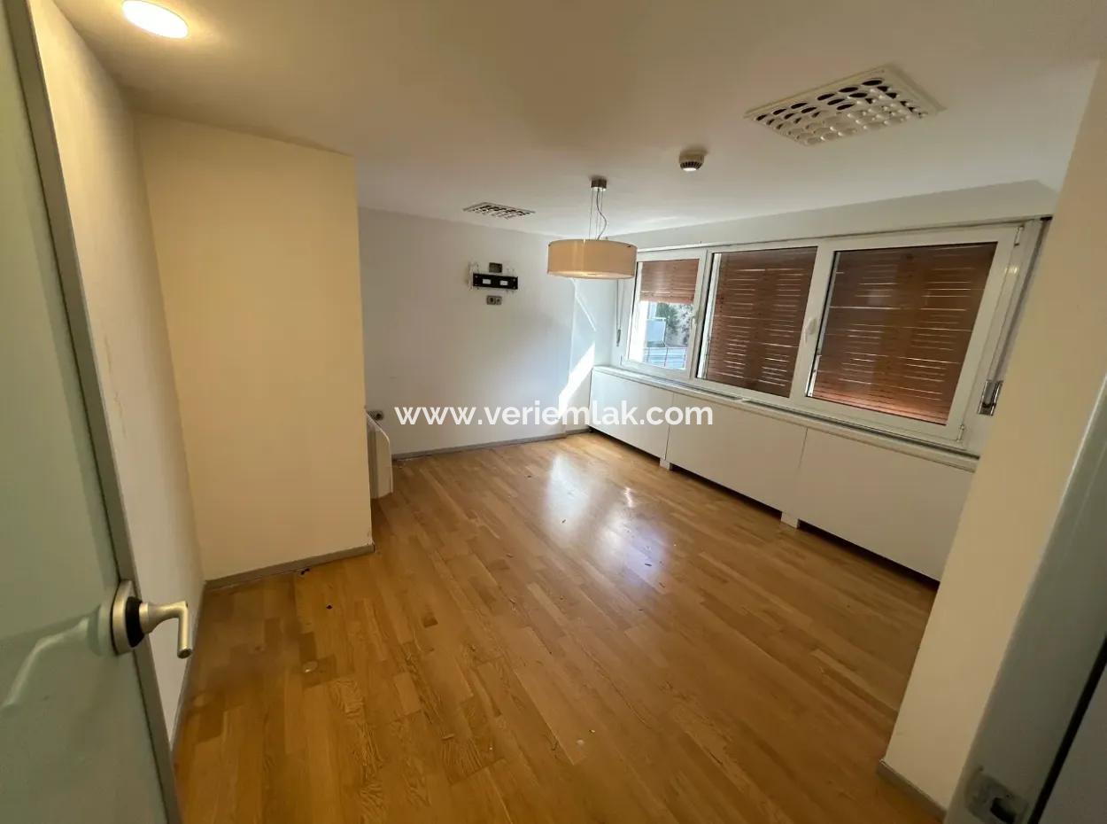 Alsancak Vasıf Çınar Bulvarında 250 M² Prestijli Kiralık İşyeri