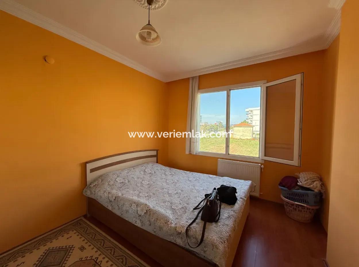 Seferihisar İzmir Caddesi Üzerinde Yeşil Alan Cepheli Kiralık Daire