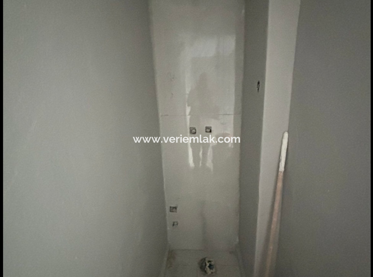 Alsancak Trt ,Hastaneler Civarı Wc’lı Otoparklı Kiralık Dükkan!