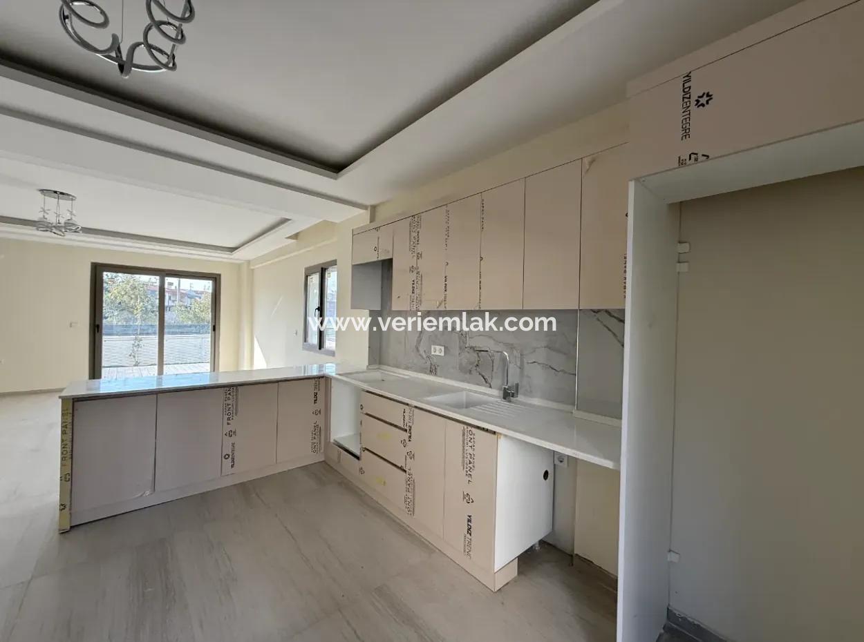 Seferihisar Tepecik’te Butik Site İçerisinde, Peyzajı Hazır Satılık 3+1 Villa