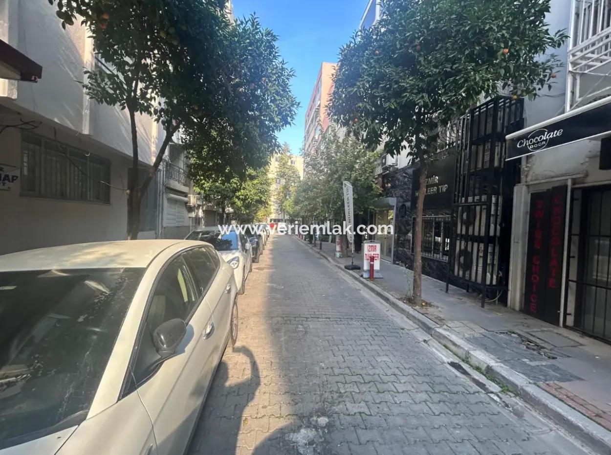 Mimarsinan Mah.1432 Sokak Geniş Cepheli Bacalı Otomatik Panjurlu