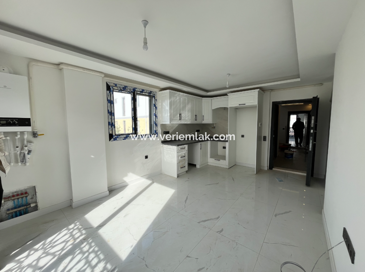 Seferihisar Çolakibrahim Bey Mahallesi – Stadyum Yakınında 2+1 Sıfır Daire