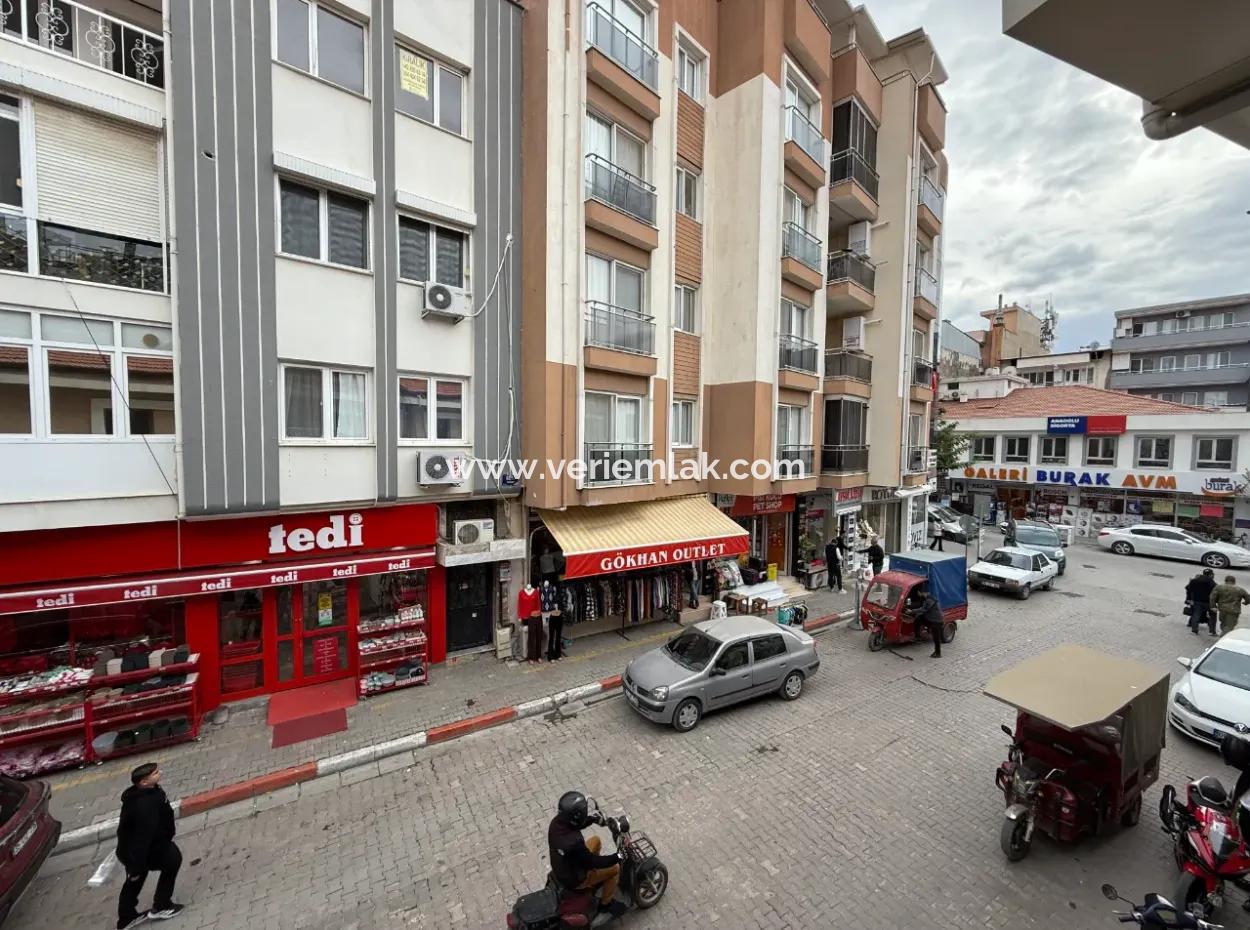 Seferihisar Kent Merkezinde – Pazaryeri Girişinde Kiralık Ofis / İşyeri