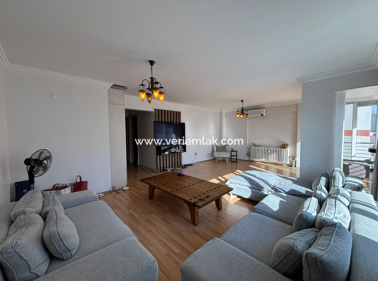 Alsancak Şair Eşrefte 3+1 Otoparklı 4.Kat Bakımlı Kiralık Daire!