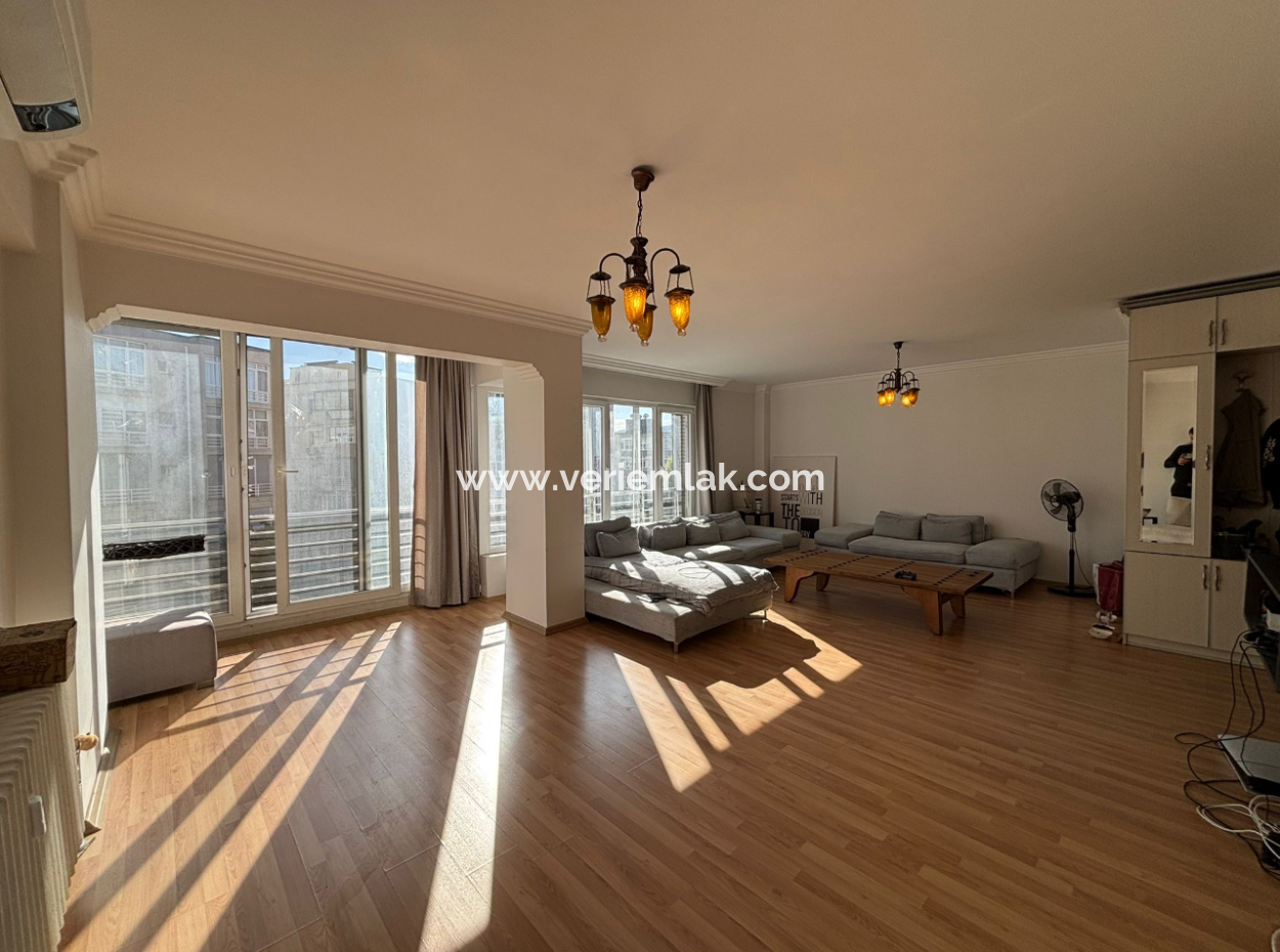 Alsancak Şair Eşrefte 3+1 Otoparklı 4.Kat Bakımlı Kiralık Daire!