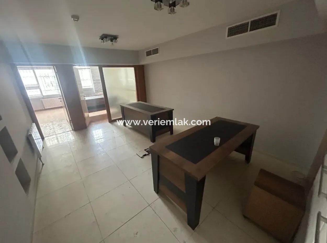 Alsancak Kıbrıs Şehitlerinde, Sevinç Pastanesi Yakınında Prestijli Ve Tabela Değeri Yüksek Ofis!