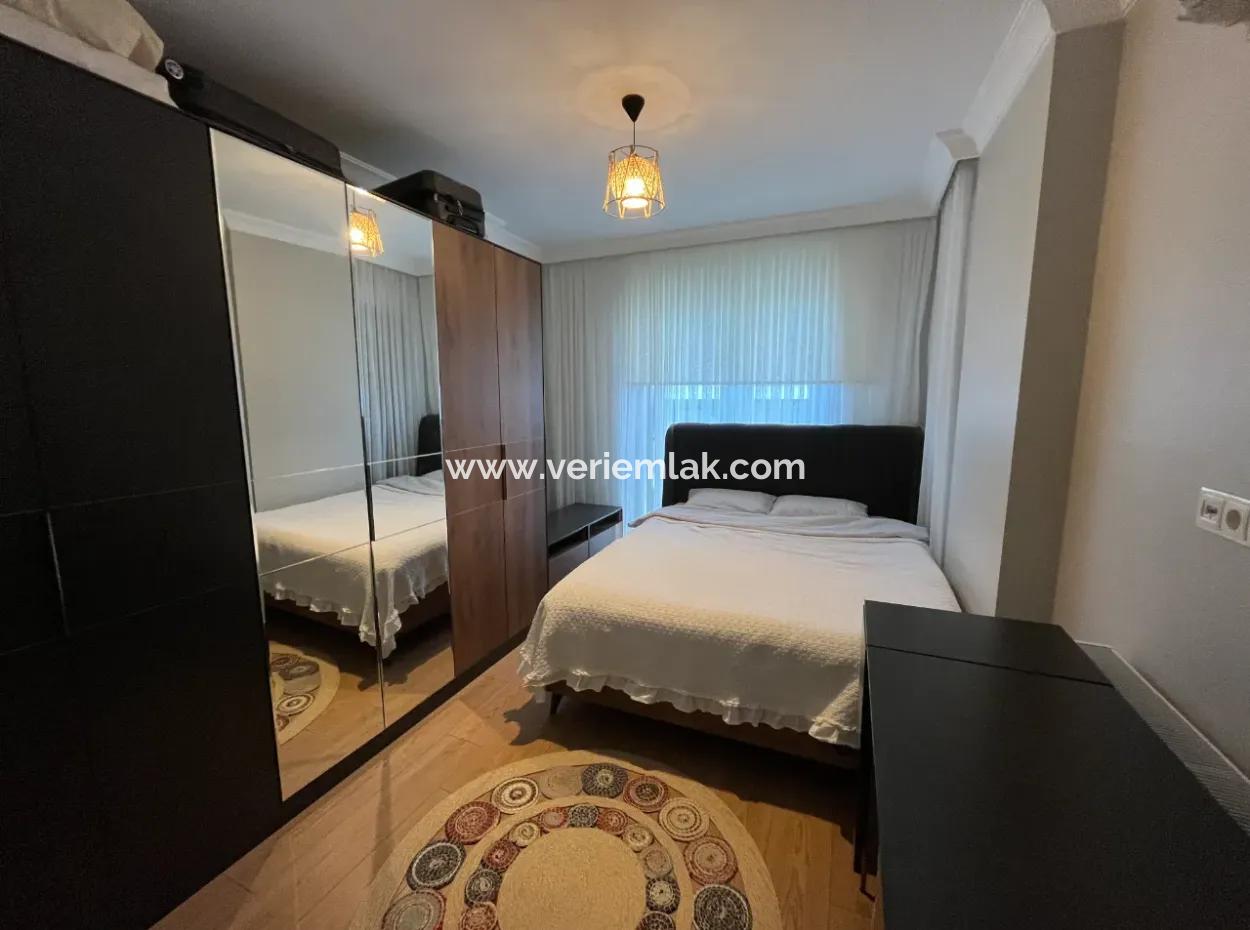 Seferihisar Camikebir Mahallesi – İklımkent Sitesi - Havuzlu, Modern Ve Ferah 2+1 Daire