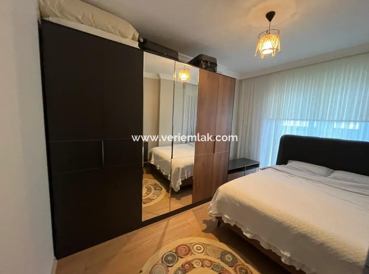 Seferihisar Camikebir Mahallesi – İklımkent Sitesi - Havuzlu, Modern Ve Ferah 2+1 Daire