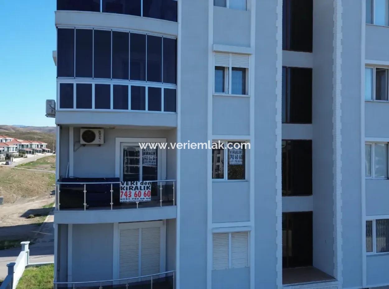 Seferihisar İzmir Caddesi Üzerinde Yeşil Alan Cepheli • Satılık 3+1 Daire