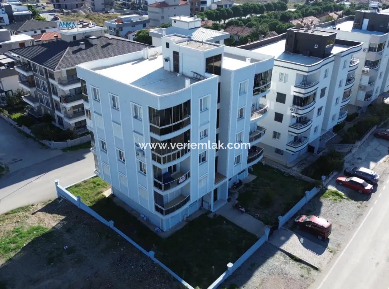 Seferihisar İzmir Caddesi Üzerinde Yeşil Alan Cepheli • Satılık 3+1 Daire