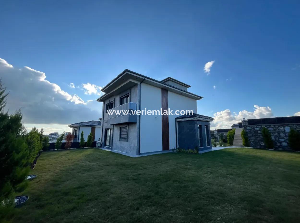 Seferihisar Bahçeşehir – Özel Yaşam Konseptli Lüks Villa