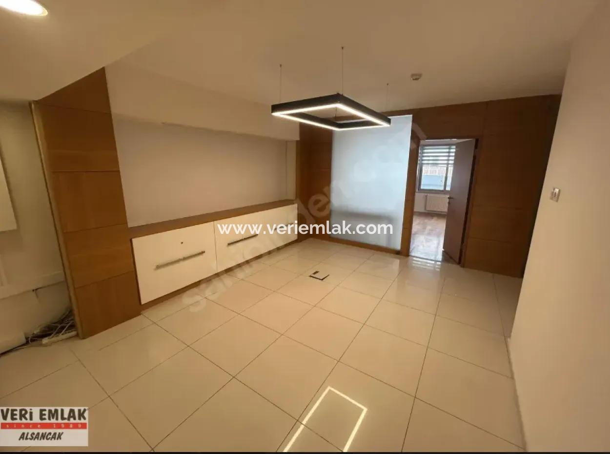 Alsancak Kıbrıs Şehitlerinde, Sevinç Pastanesi Yakınında Prestijli Ve Tabela Değeri Yüksek Ofis!