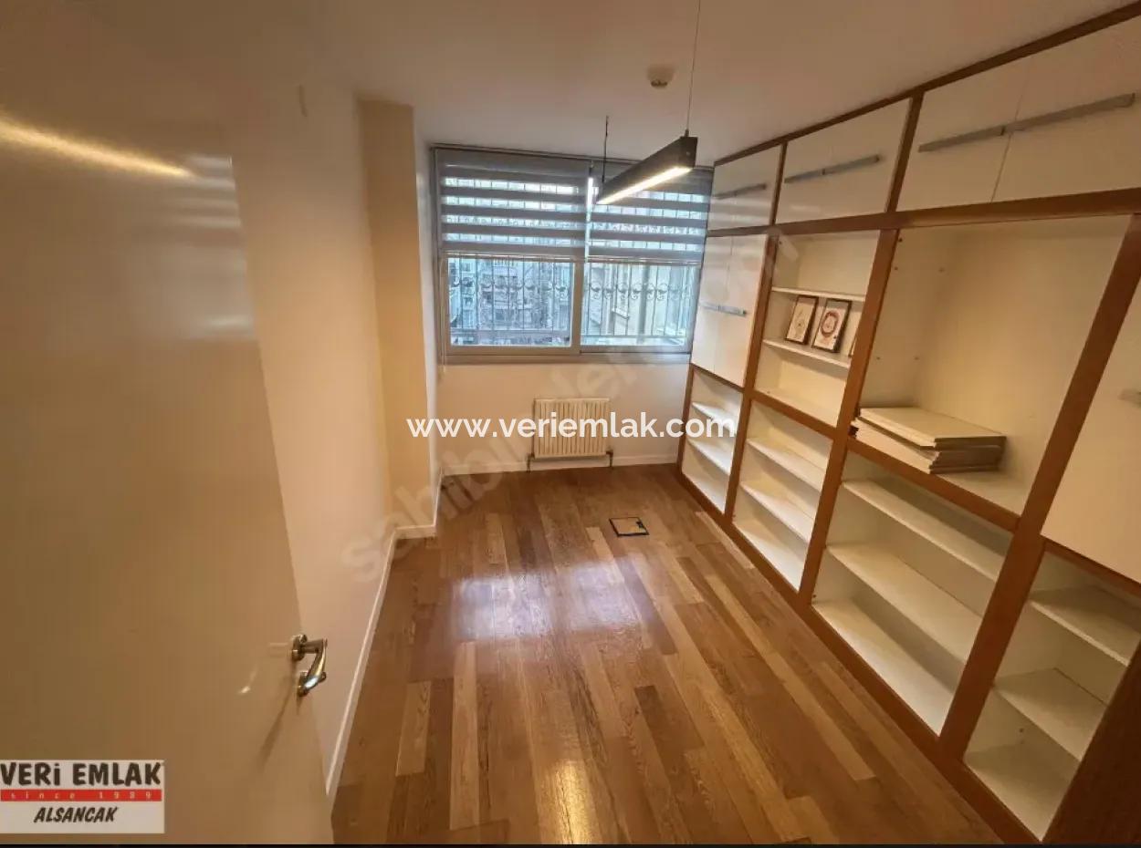 Alsancak Kıbrıs Şehitlerinde, Sevinç Pastanesi Yakınında Prestijli Ve Tabela Değeri Yüksek Ofis!