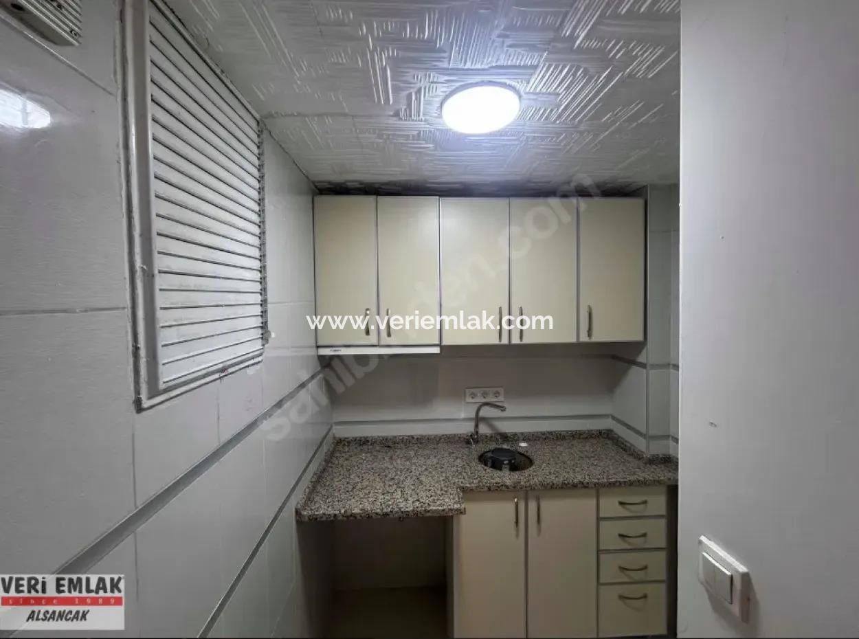 Alsancak Kıbrıs Şehitlerinde, Sevinç Pastanesi Yakınında Prestijli Ve Tabela Değeri Yüksek Ofis!