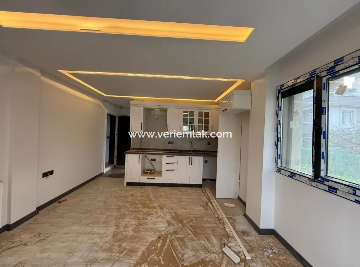 Seferihisar Camikebir – Gözsüzler Bölgesinde 1+1 Bahçe Kullanımlı Sıfır Satılık Daire