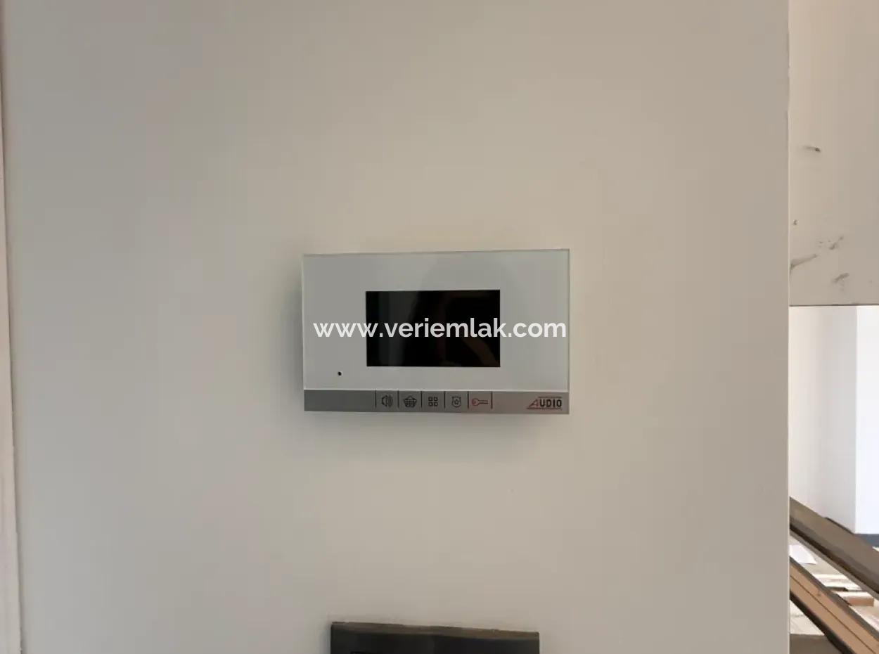 Seferihisar Camikebir – Gözsüzler Bölgesinde 1+1 Bahçe Kullanımlı Sıfır Satılık Daire