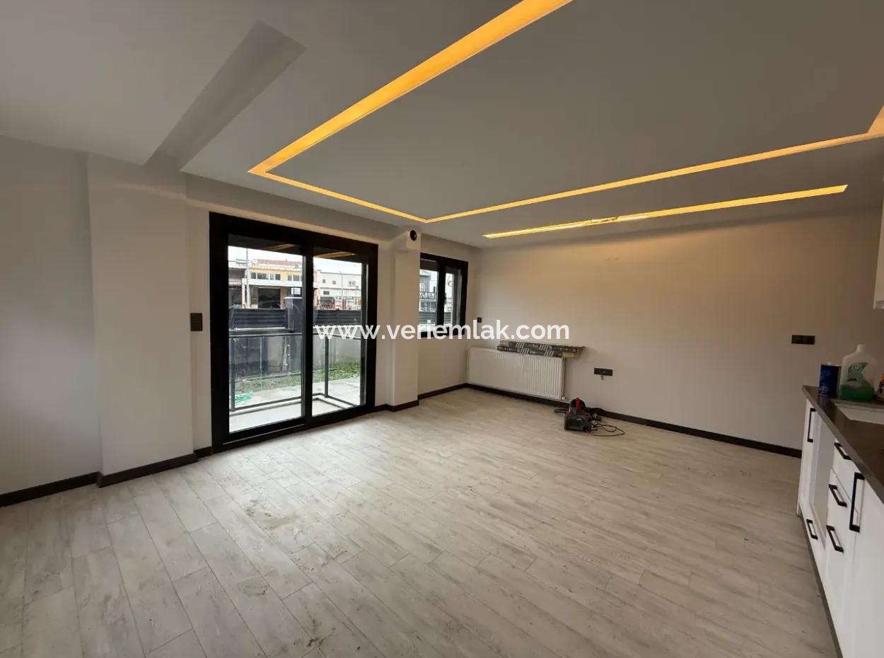 Seferihisar Camikebir – Gözsüzler Bölgesinde 2+1 Sıfır Satılık Daire