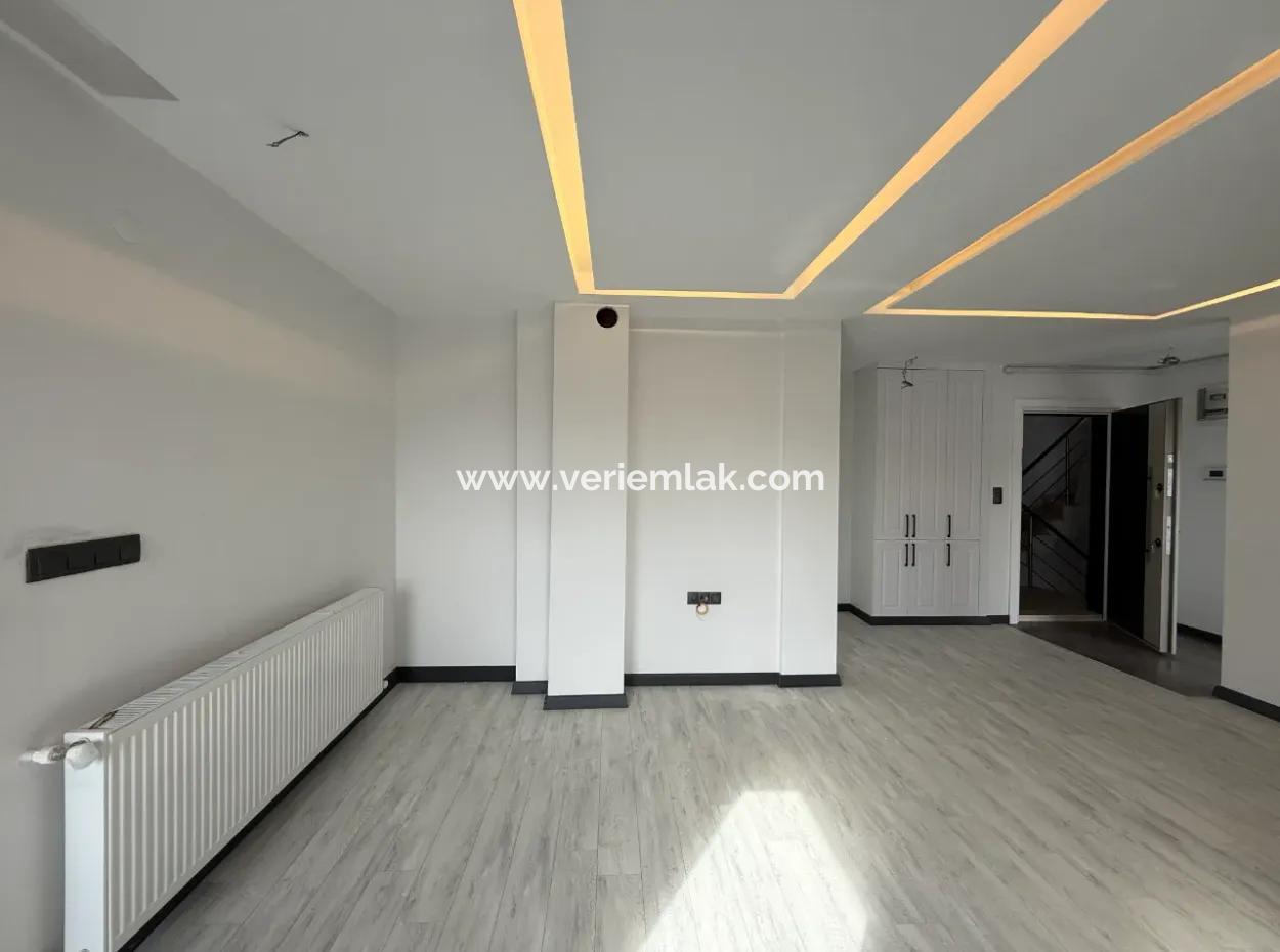 Seferihisar Camikebir – Gözsüzler Bölgesinde 2+1 Arakat Kiralık Daire