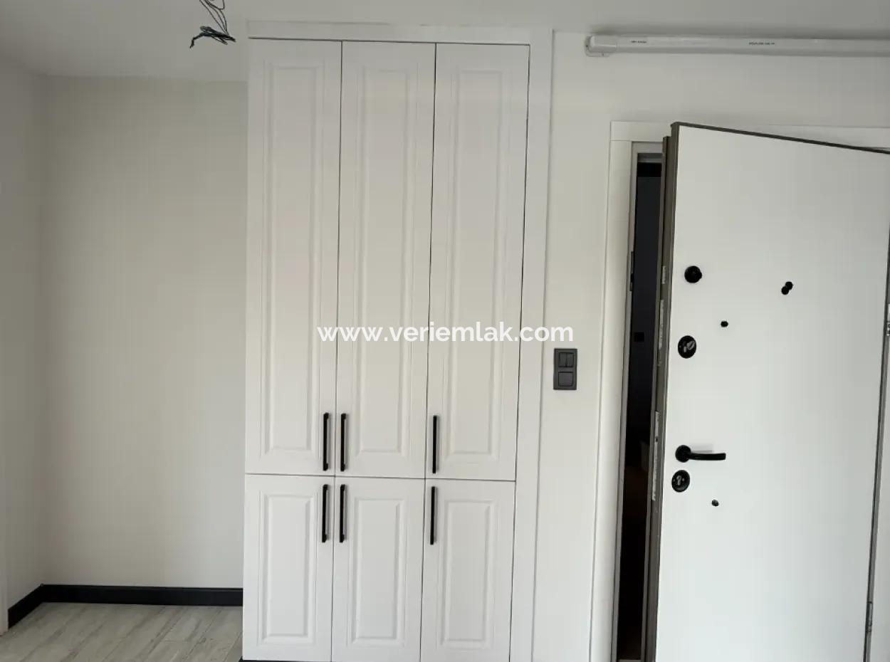 Seferihisar Camikebir – Gözsüzler Bölgesinde 2+1 Arakat Kiralık Daire