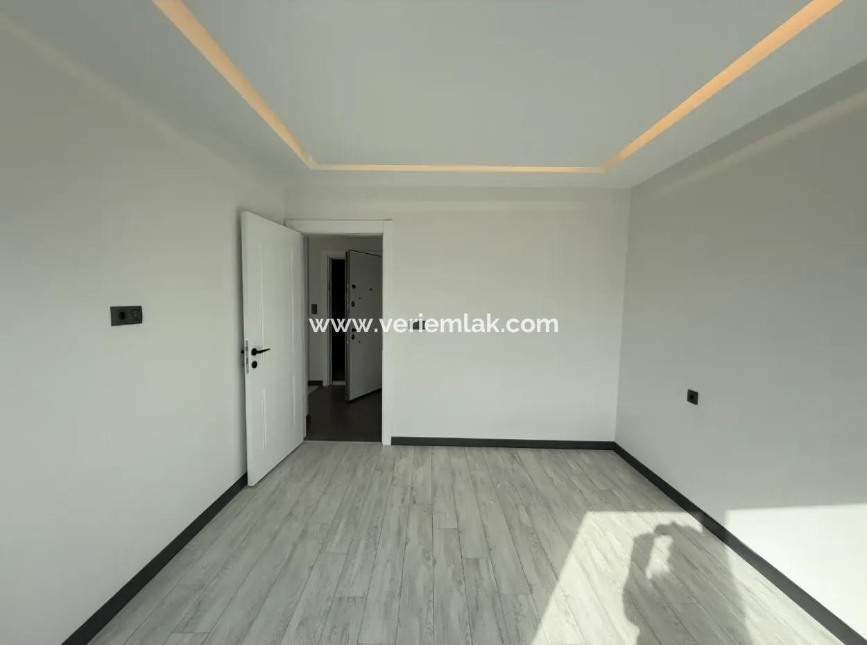 Seferihisar Camikebir – Gözsüzler Bölgesinde 2+1 Arakat Kiralık Daire