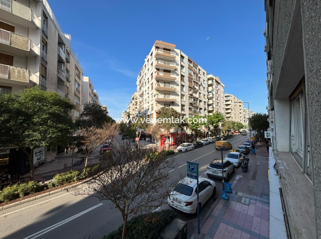 Alsancak Plevne Bul. 1.Kat 3+1 Diş Doktoruna Kiralık Eşyalı Muayene!