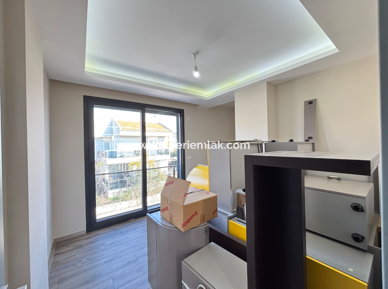 Sığacık’ta Havuzlu 3 Oda 1 Salon Satılık Müstakil Villa