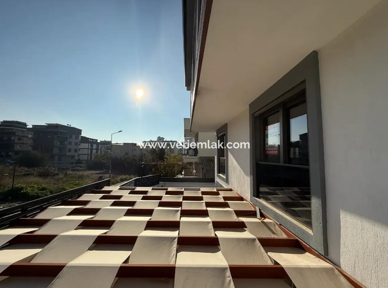 Seferihisar Gözsüzler’de Köşe Parsel 4+2 Lüks Villa!