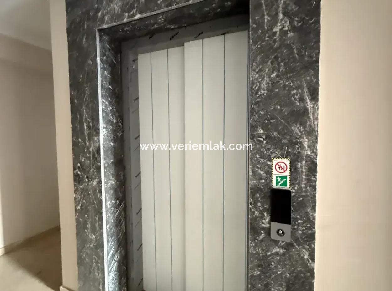 Seferihisar Camikebir – İzmir Caddesinde 2+1 Satılık Daire