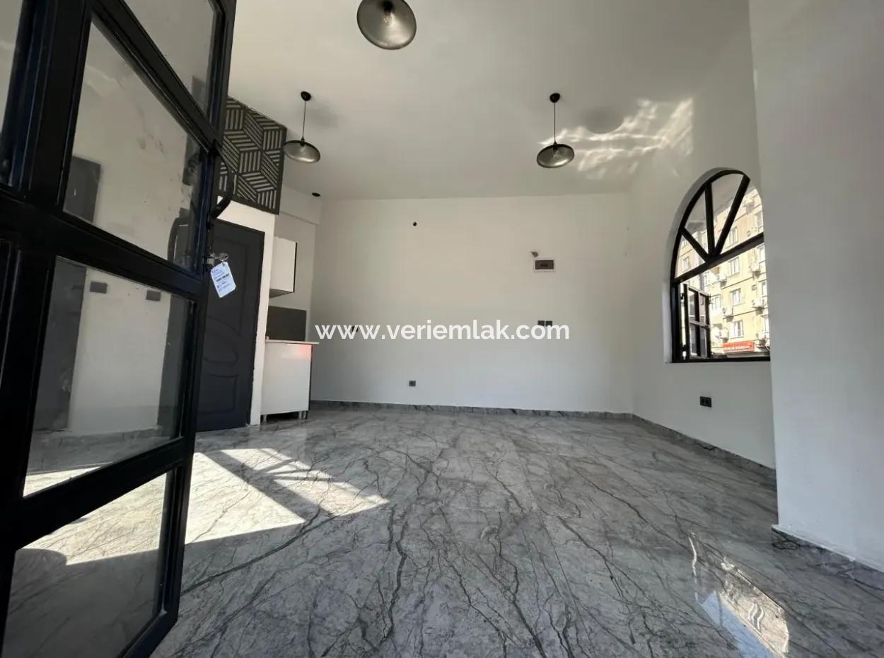 Gazi Hastanesi Yakınında Köşe Başı, 3 Cepheli, Masrafsız Dükkan