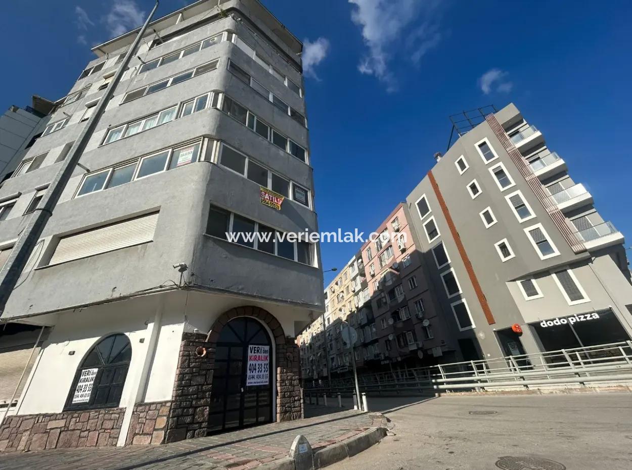 Gazi Hastanesi Yakınında Köşe Başı, 3 Cepheli, Masrafsız Dükkan