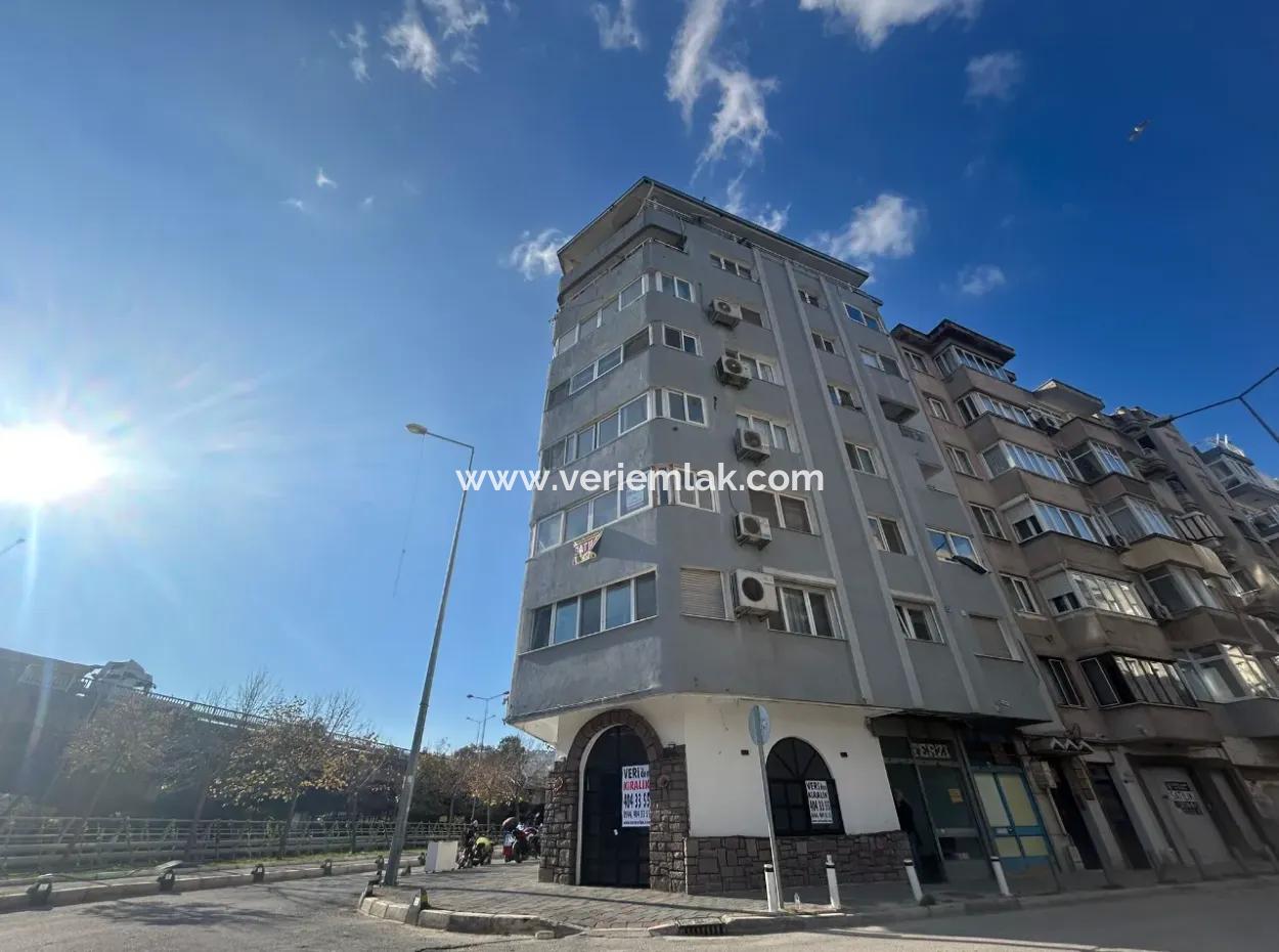 Gazi Hastanesi Yakınında Köşe Başı, 3 Cepheli, Masrafsız Dükkan