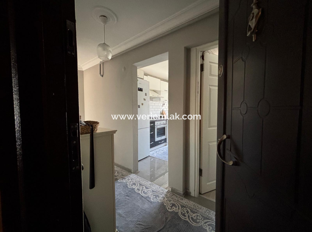 Alsancak Kahramanlarda Masrasız Fuar Cepheli 3+1 Satılık Eşyalı Daire!