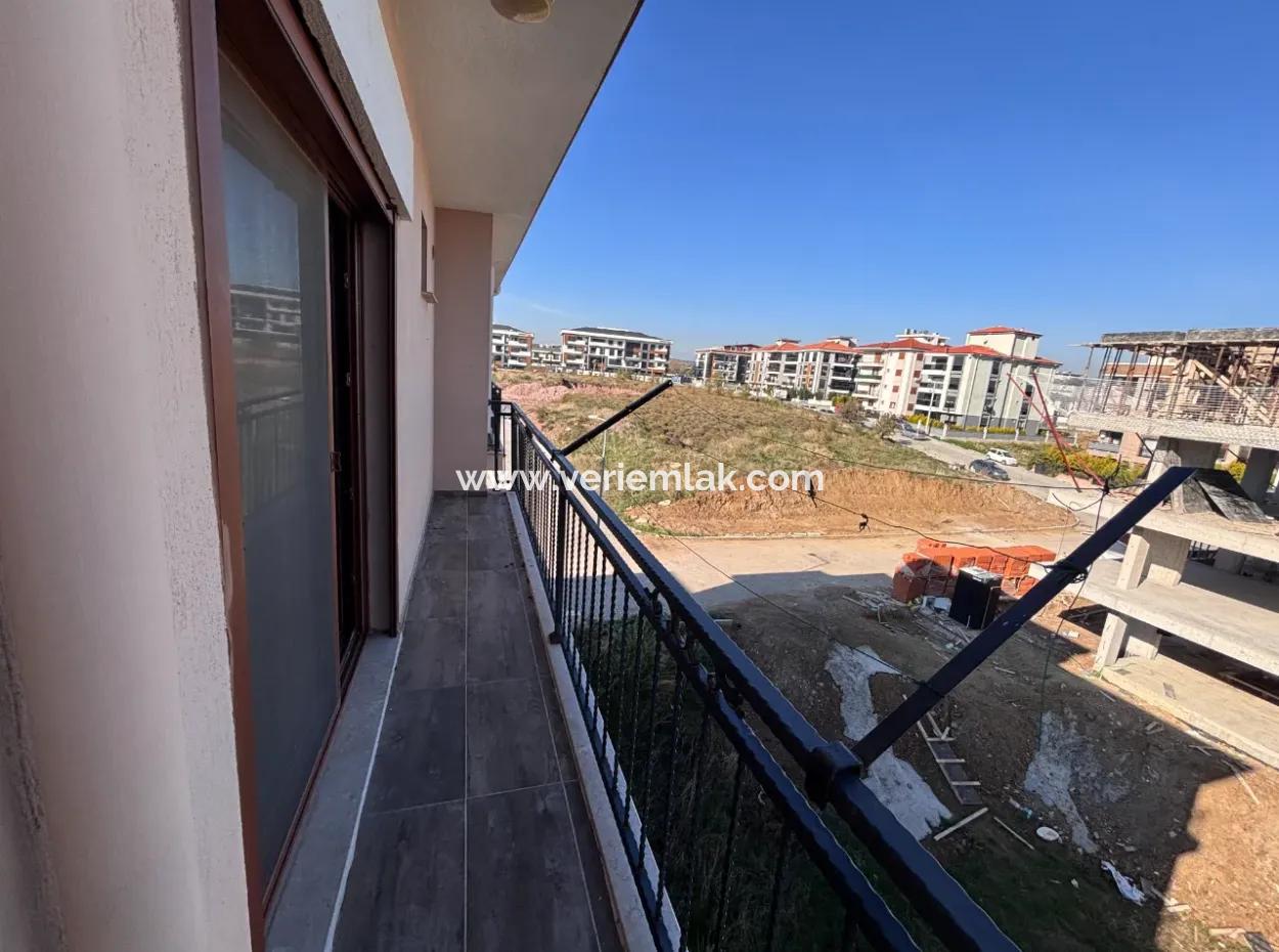 Seferihisar Camikebir’de 3+1 Ferah Daire