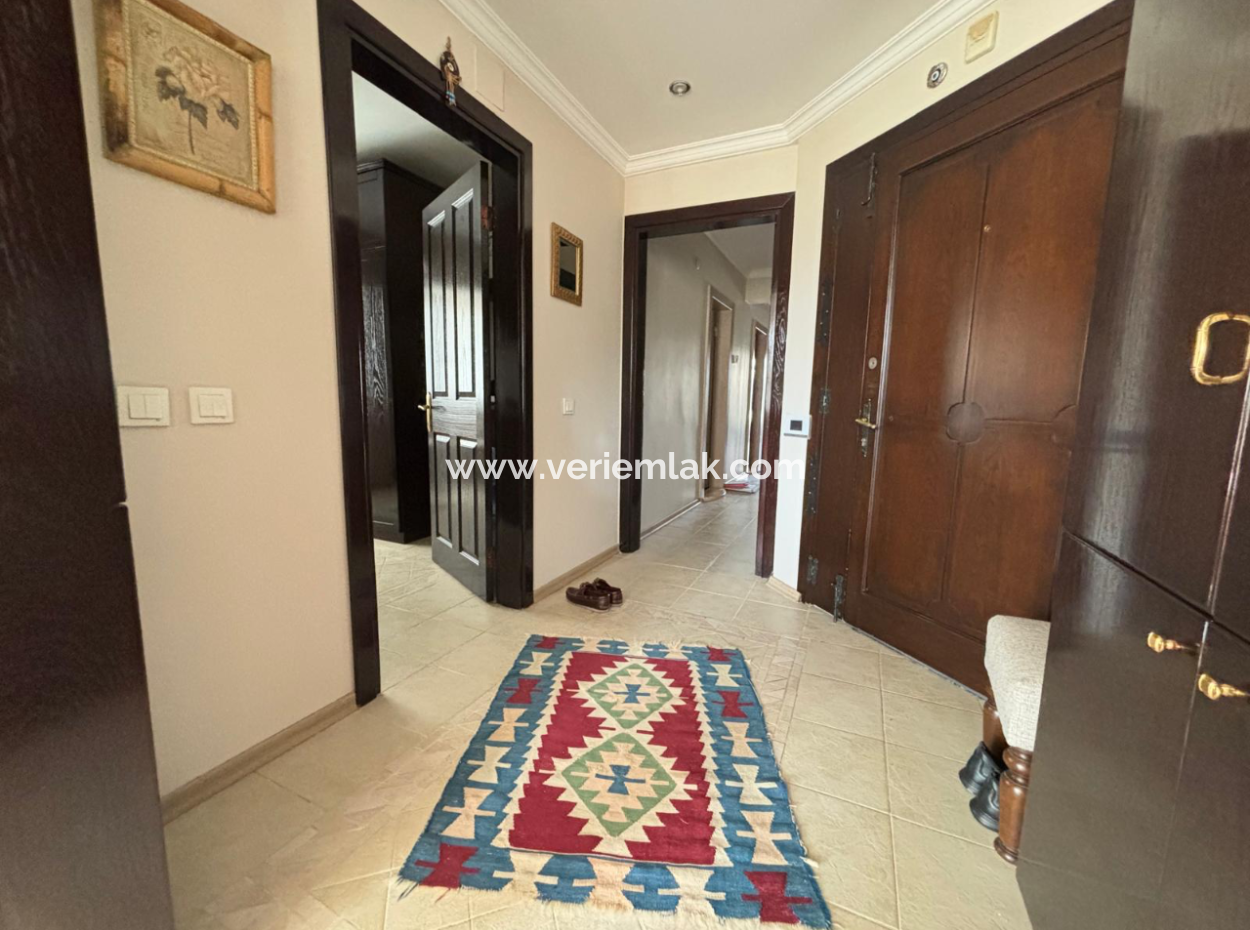 Alsancak Fuar Cepheli 5.Kat 4+1 Doğalgazlı Eşyalı Kiralık Daire!