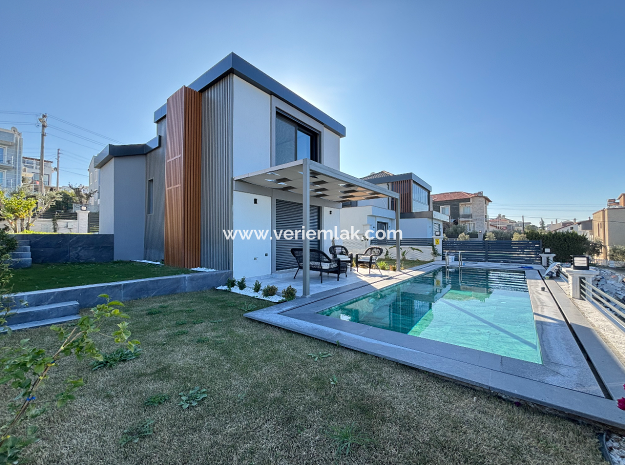 Seferihisar Akarca’da Lebiderya Müstakil Satılık Villa