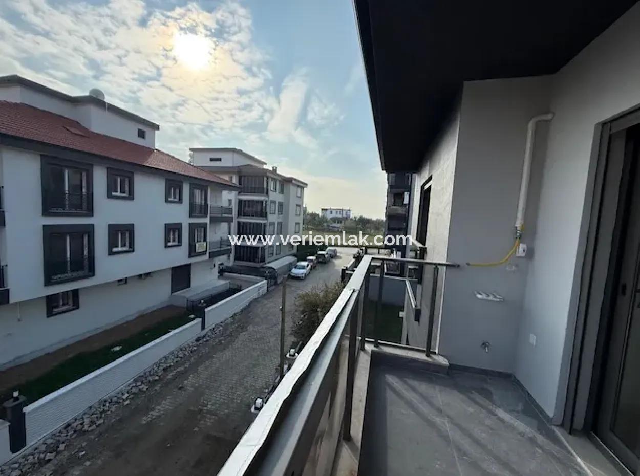 Seferihisar Camikebir'de Yatırım İçin Modern 2+1 Daire