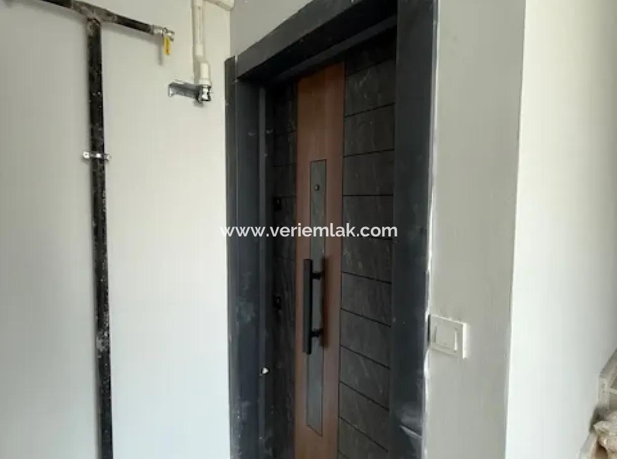 Seferihisar Camikebir'de Yatırım İçin Modern 2+1 Daire