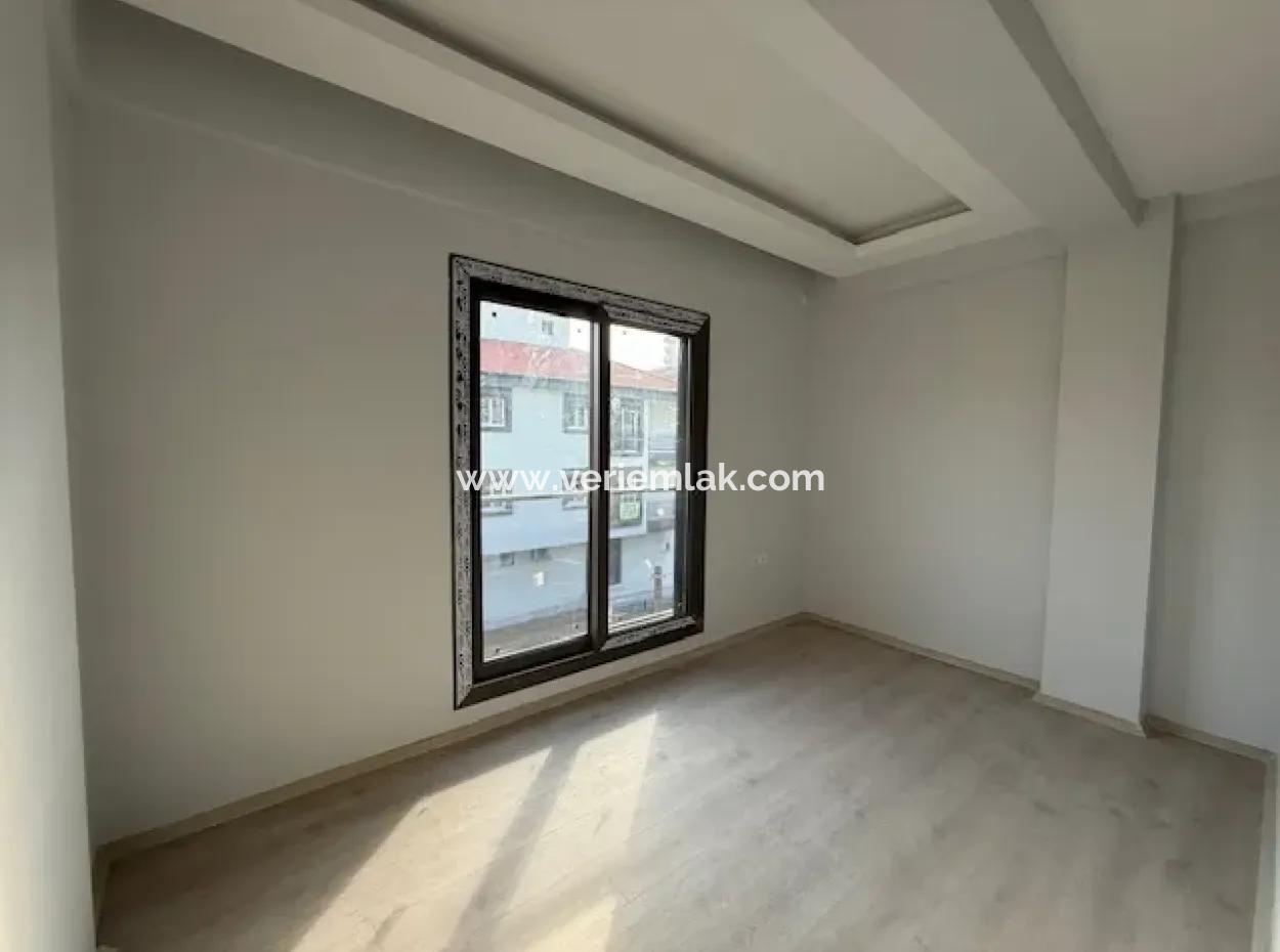 Seferihisar Camikebir'de Yatırım İçin Modern 2+1 Daire