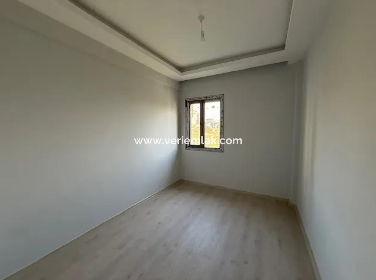 Seferihisar Camikebir'de Yatırım İçin Modern 2+1 Daire