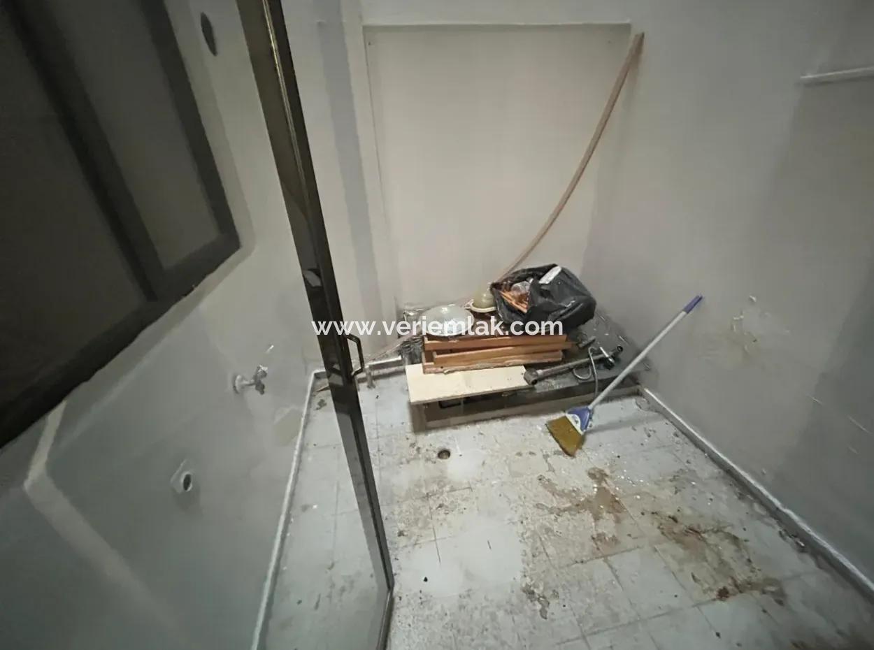 Alsancak’ta Bahçeli Ve Kapalı Otoparklı Merkezi Konumda Şık 2+1 Kiralık Daire