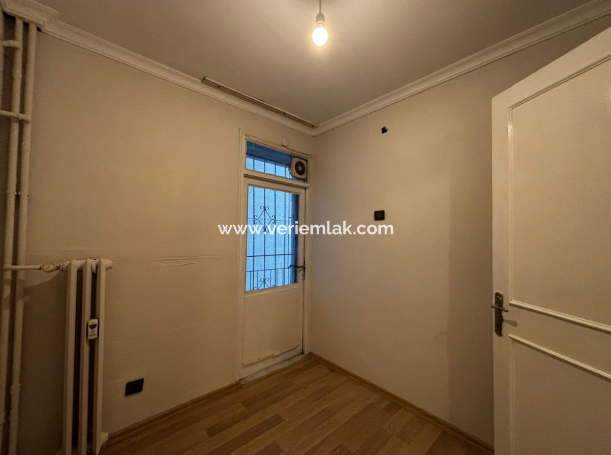 Alsancak Şair Eşrefte 1.Kat 3+1 Yenilenmiş Kiralık İş Yeri /Daire!