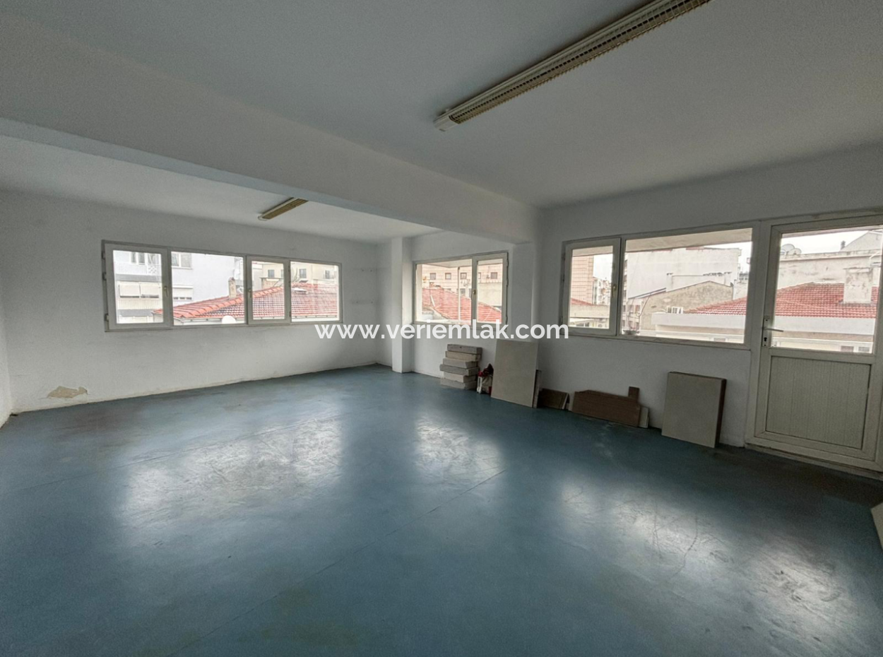 Alsancak Mahmut Esat Bozkurtta 2+1 135M2 6.Kat Satılık Daire!